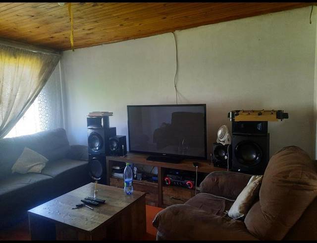 2 BEDROOM HOUSE FOR SALE IN SEBOKENG UNIT 17